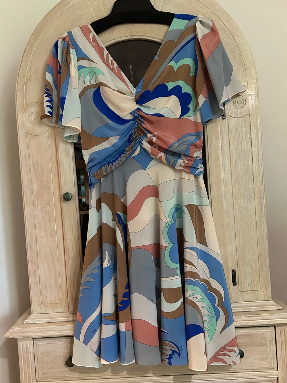 Emilio Pucci Pastel Acapulco Print Silk Tie-Front Mini Dress, Size 10 - Picture 14 of 16